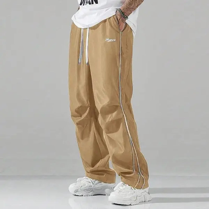 Pantalones de calle Shadow Line Street de THE LJM en color oscuro, con diseño ajustado y detalles modernos para estilo urbano.