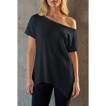 Blusa moderna Modern Grace de THE LJM en color neutro, con detalles elegantes y diseño contemporáneo para mujer.