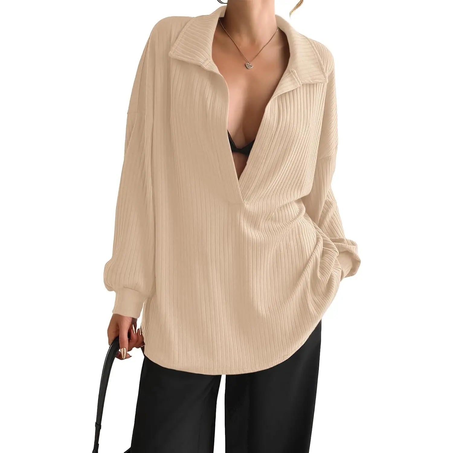 Blusa moderna Grace de THE LJM en color neutro, vista frontal con detalles elegantes y corte ajustado, ideal para ocasiones formales.