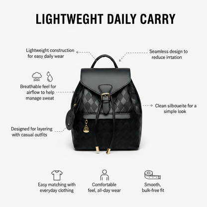 Mochila Luxe Elegance de THE LJM en cuero negro con detalles elegantes y correas ajustables, vista frontal.